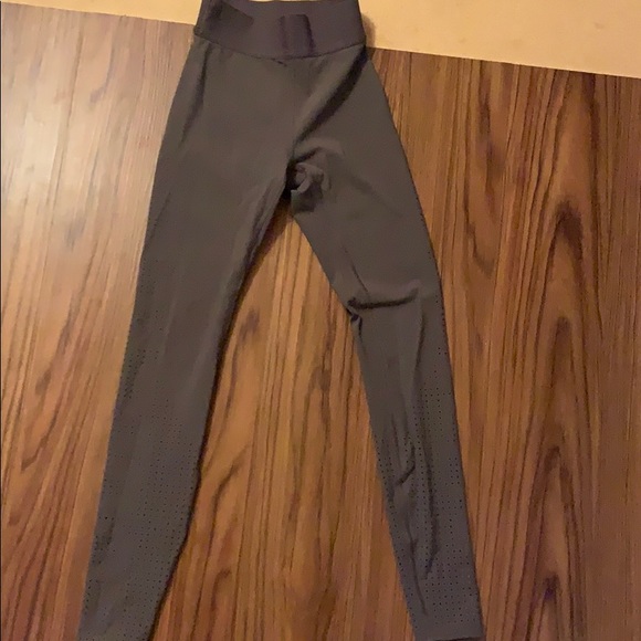 Lululemon Soulcycle Leggings (Limited Edition) - Picture 4 of 6